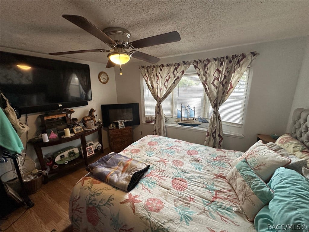 6545 S Gross Avenue, Homosassa, FL 34446 Guest bedroom