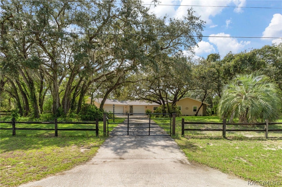 6310 W Corral Place, Beverly Hills, FL 34465 6310 W Corral Place, Beverly Hills, FL 34465