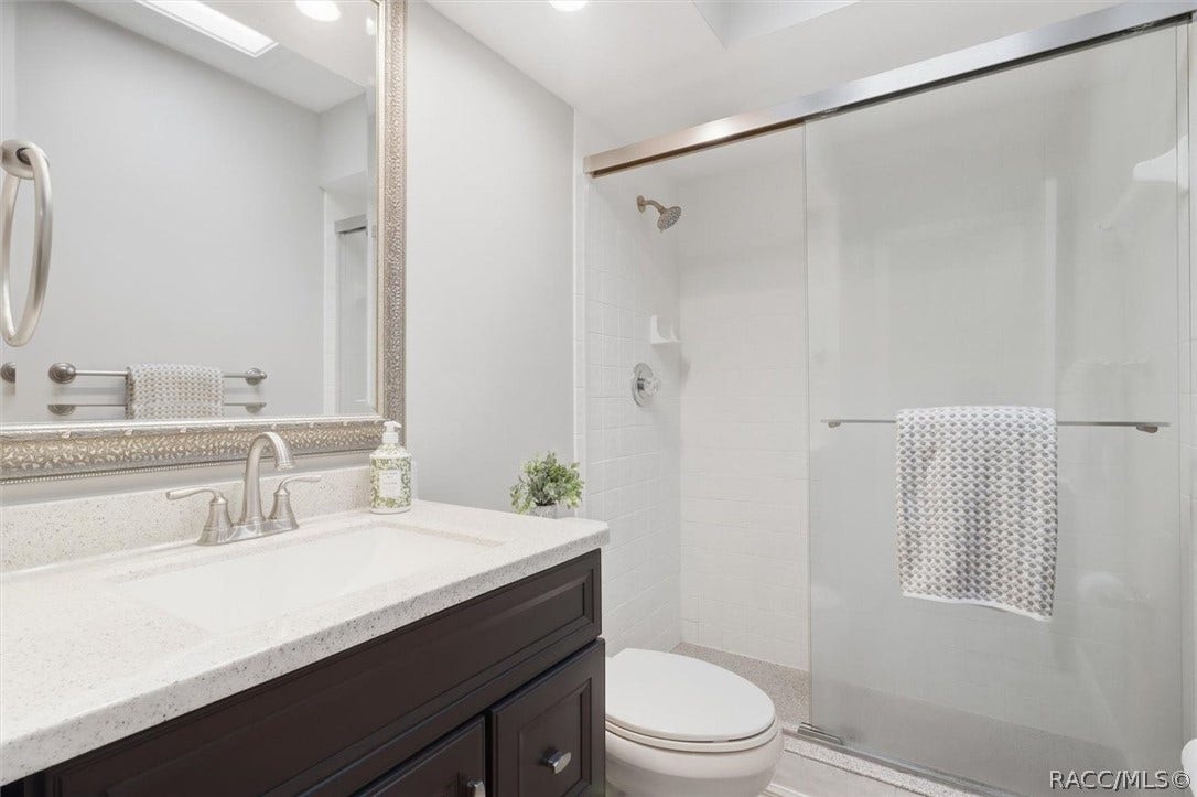 681 E Hartford Street, #6A, Hernando, FL 34442 Main Bath