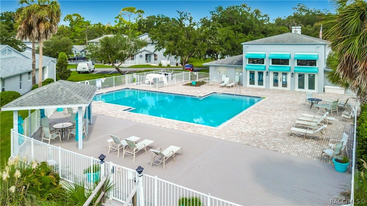 11059 W Harbor Watch Loop, Crystal River, FL 34428 community pool