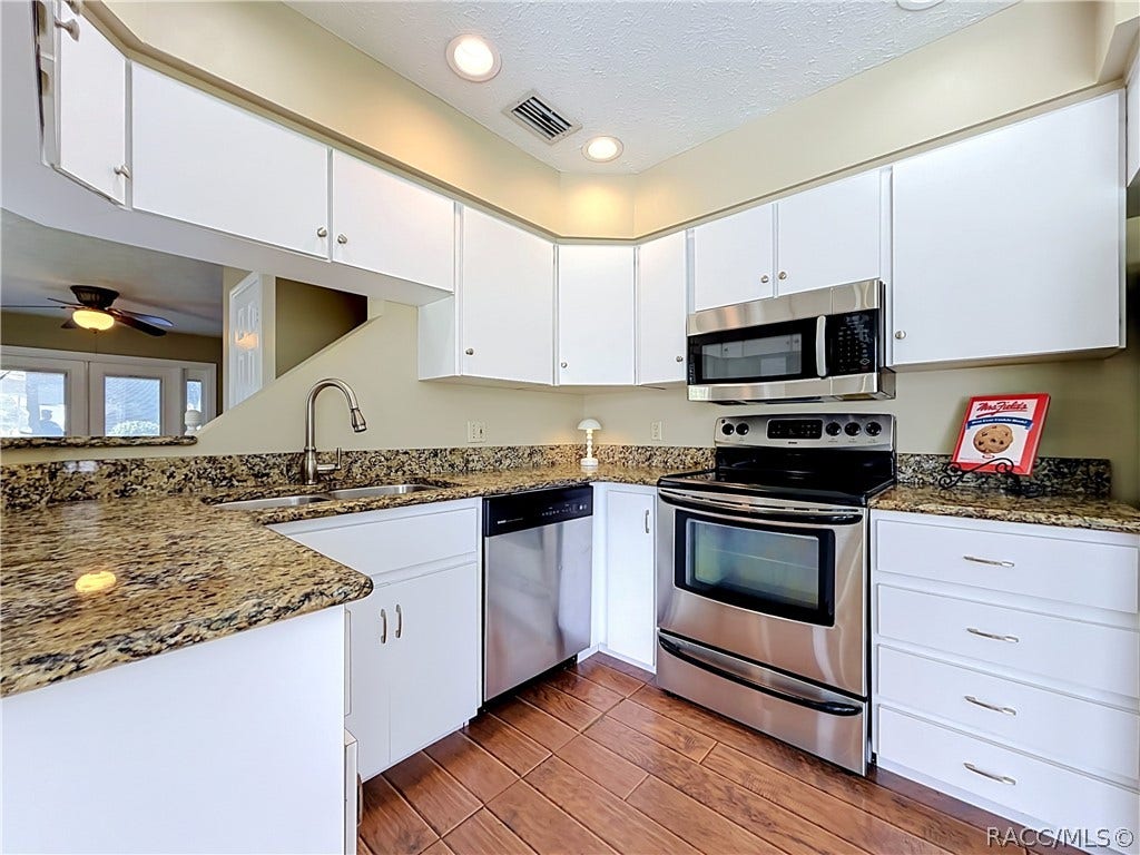 11059 W Harbor Watch Loop, Crystal River, FL 34428 11059 W Harbor Watch Loop, Crystal River, FL 34428