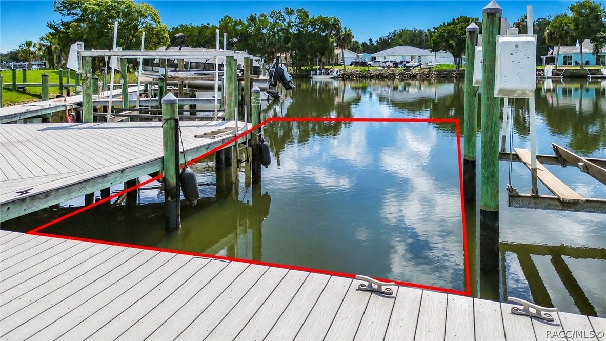 11059 W Harbor Watch Loop, Crystal River, FL 34428 boat slip 6