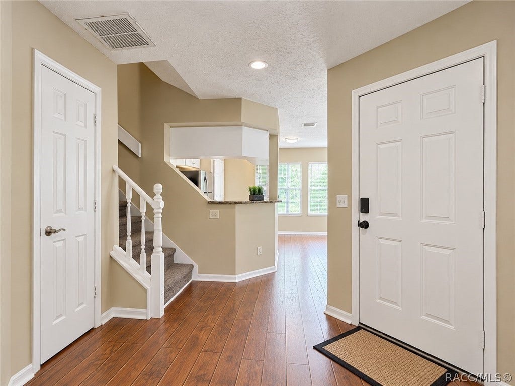 11059 W Harbor Watch Loop, Crystal River, FL 34428 hallway