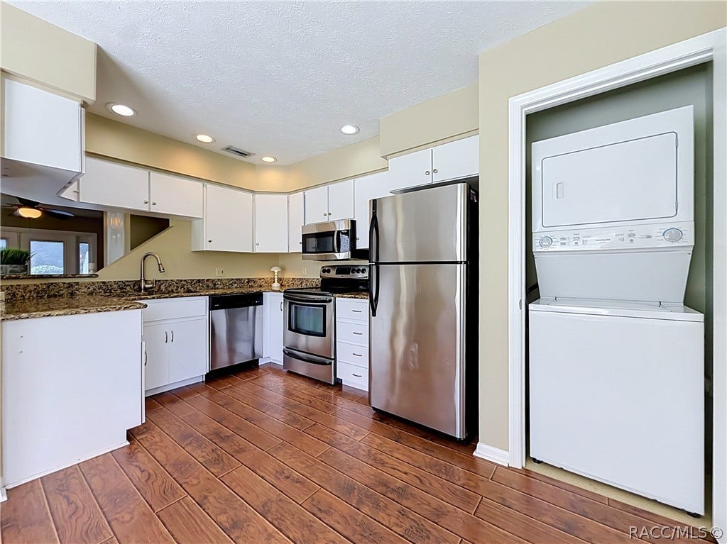 11059 W Harbor Watch Loop, Crystal River, FL 34428 11059 W Harbor Watch Loop, Crystal River, FL 34428