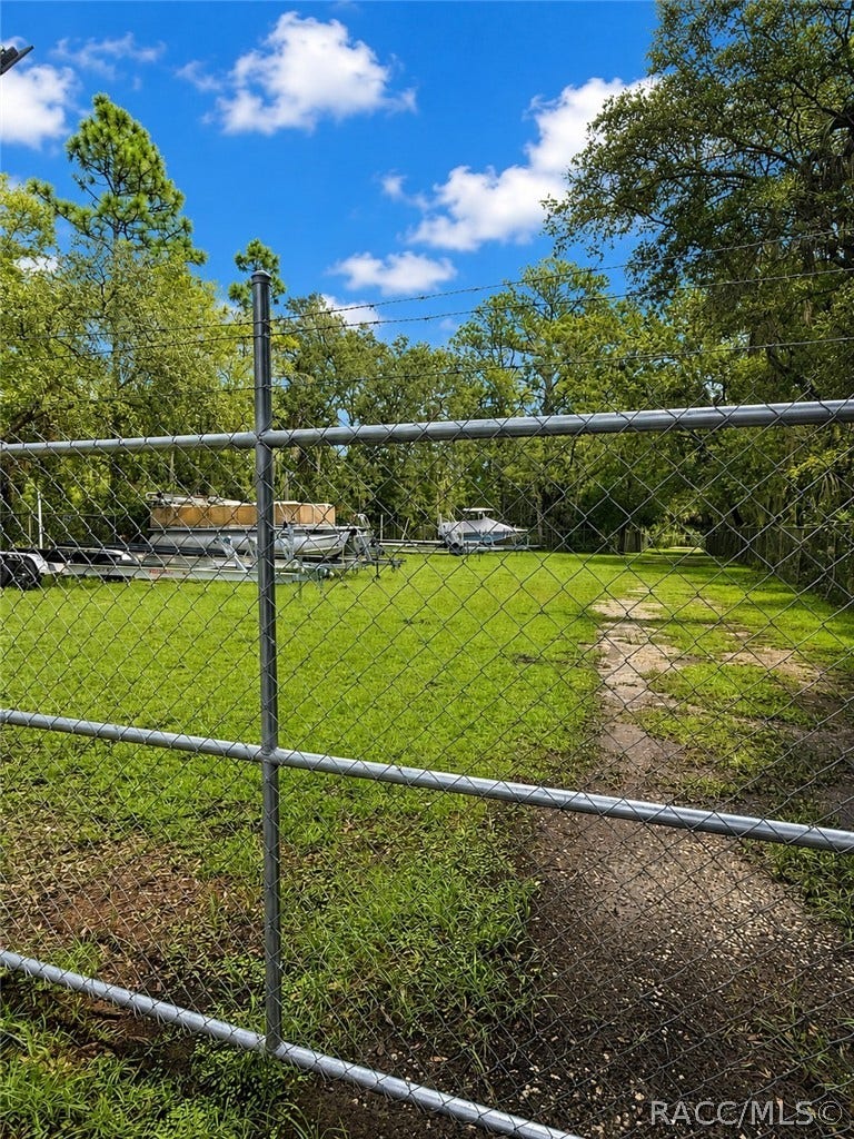 11059 W Harbor Watch Loop, Crystal River, FL 34428 gated RV/boat storage
