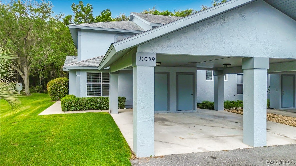 11059 W Harbor Watch Loop, Crystal River, FL 34428 corner-end unit in cul-de-sac