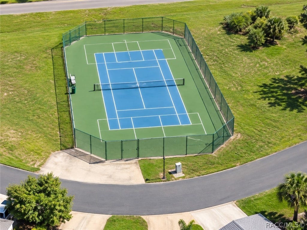 11059 W Harbor Watch Loop, Crystal River, FL 34428 tennis/pickleball ct.