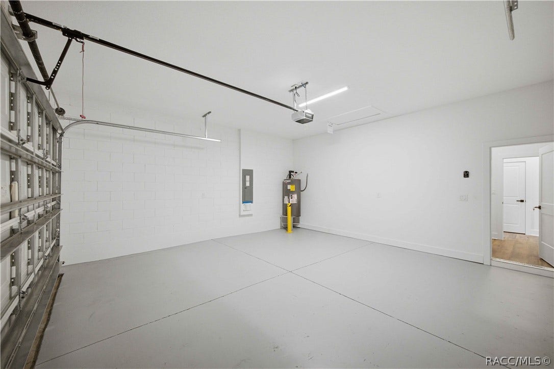 162 W Romany Loop, Beverly Hills, FL 34465