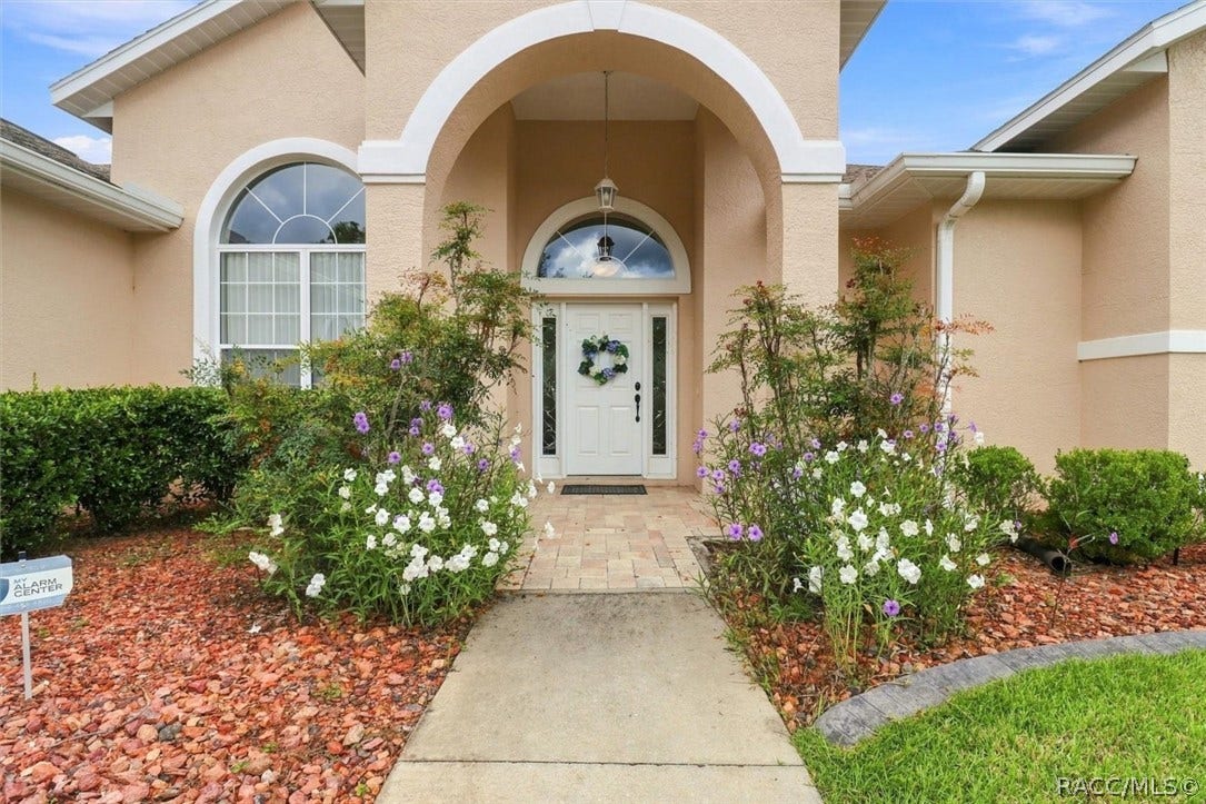 625 E Gilchrist Court, Hernando, FL 34442 Exterior Front