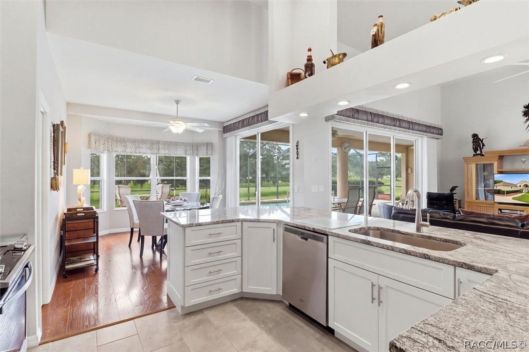 625 E Gilchrist Court, Hernando, FL 34442 Plenty of storage