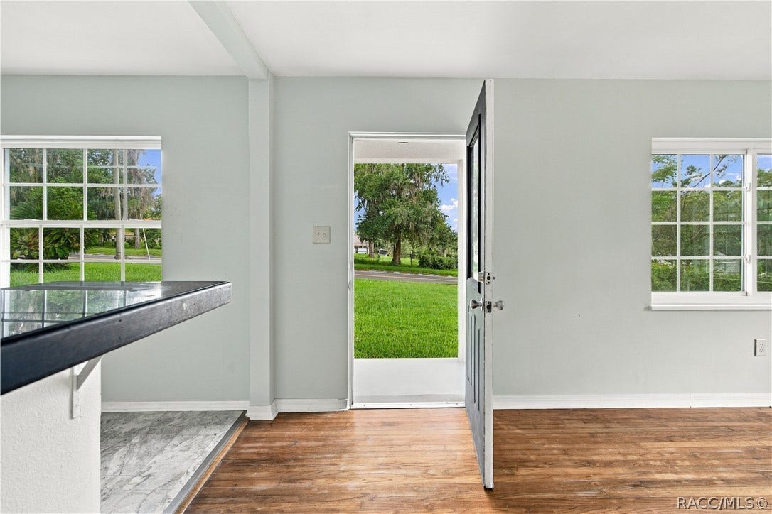 33 North Avenue W, Brooksville, FL 34601 33 North Avenue W, Brooksville, FL 34601