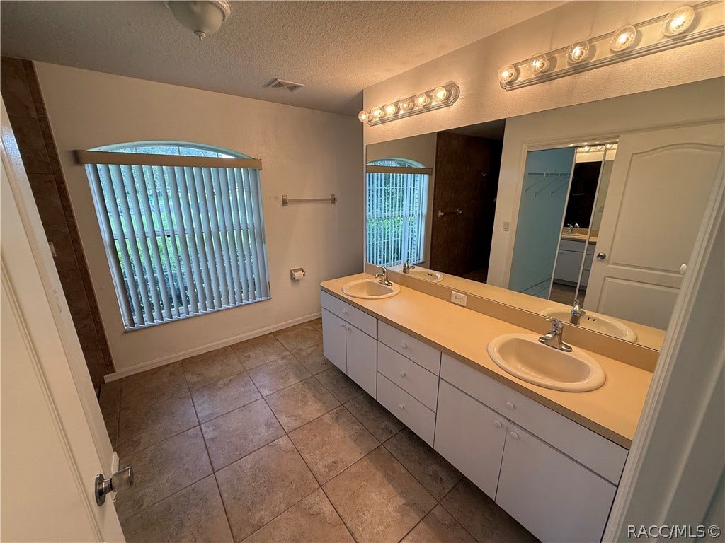 6001 N Buckland Drive, Citrus Springs, FL 34434 6001 N Buckland Drive, Citrus Springs, FL 34434