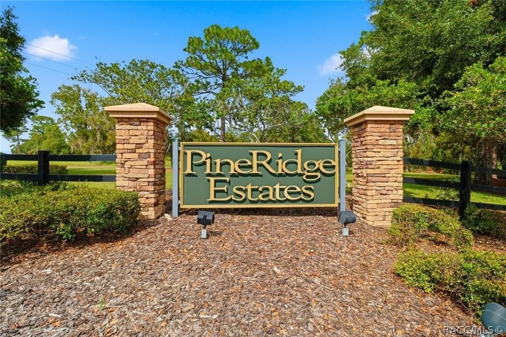 4124 W Pine Ridge Boulevard, Beverly Hills, FL 34465 Welcome to Pine Ridge Estates, an Upscale Equestrian Community w/ 28 miles of Horseback/Walking Trails & a 94-acre Complex w/ a Community Barn.