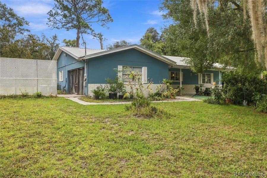 Property photo for 937 N McGowan Avenue, Crystal River, FL
