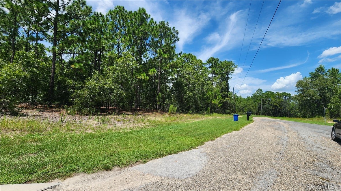 7760 N Pocono Drive, Citrus Springs, FL 34434
