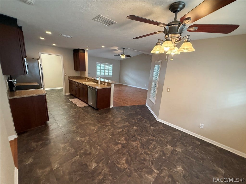 1035 S Brookfield Drive, Lecanto, FL 34461 1035 S Brookfield Drive, Lecanto, FL 34461
