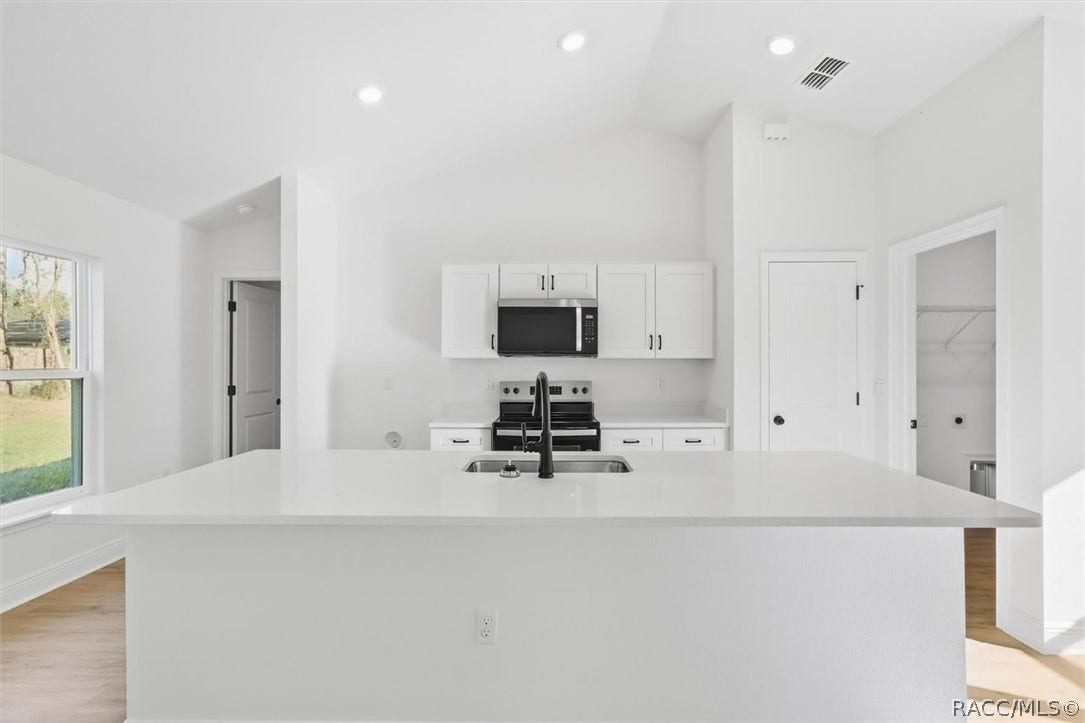8770 N Gilovu Drive, Citrus Springs, FL 34433 8770 N Gilovu Drive, Citrus Springs, FL 34433