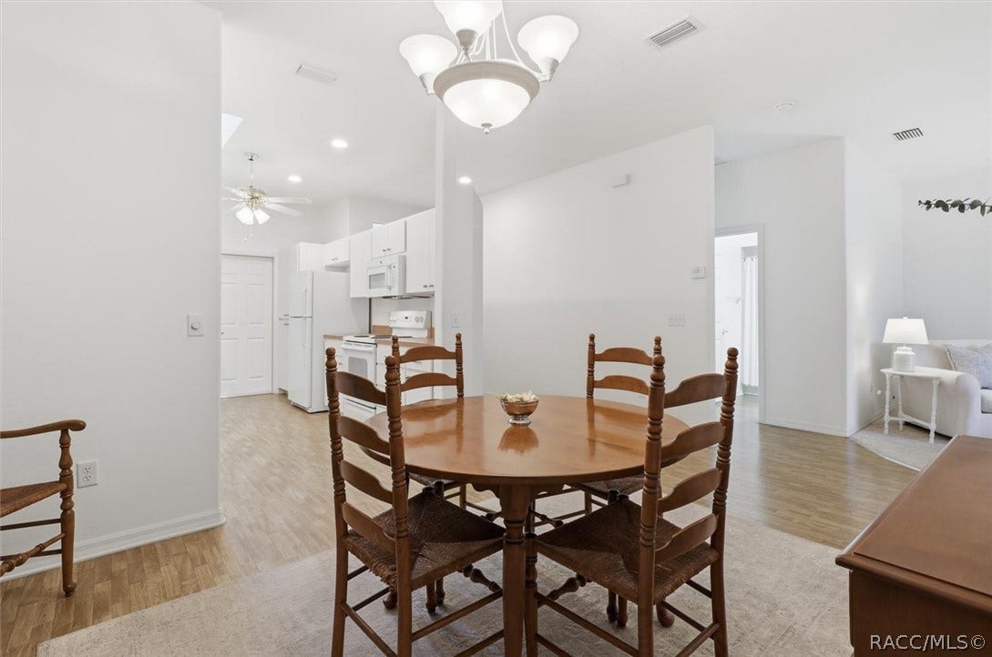 3694 S Belgrave Drive, Inverness, FL 34452 Dining space
