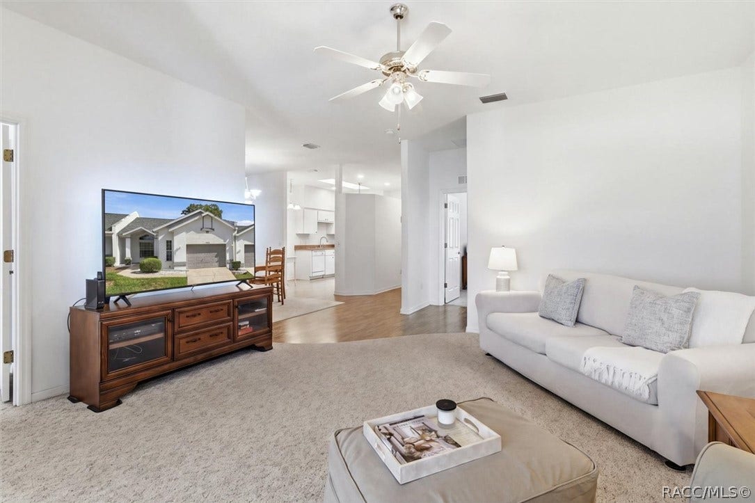3694 S Belgrave Drive, Inverness, FL 34452 High ceilings and fan