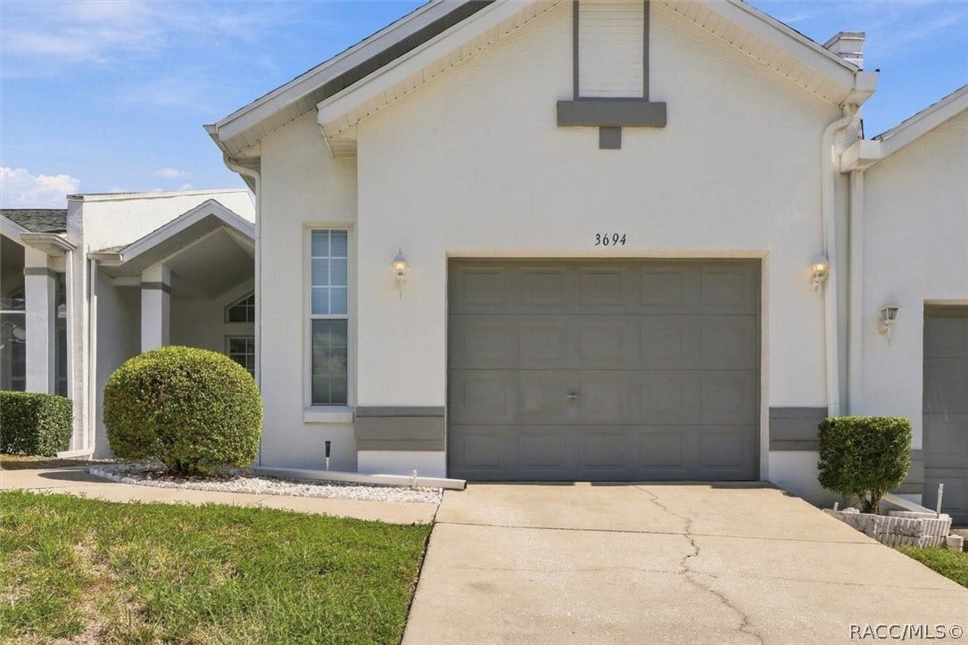 3694 S Belgrave Drive, Inverness, FL 34452 1-car garage