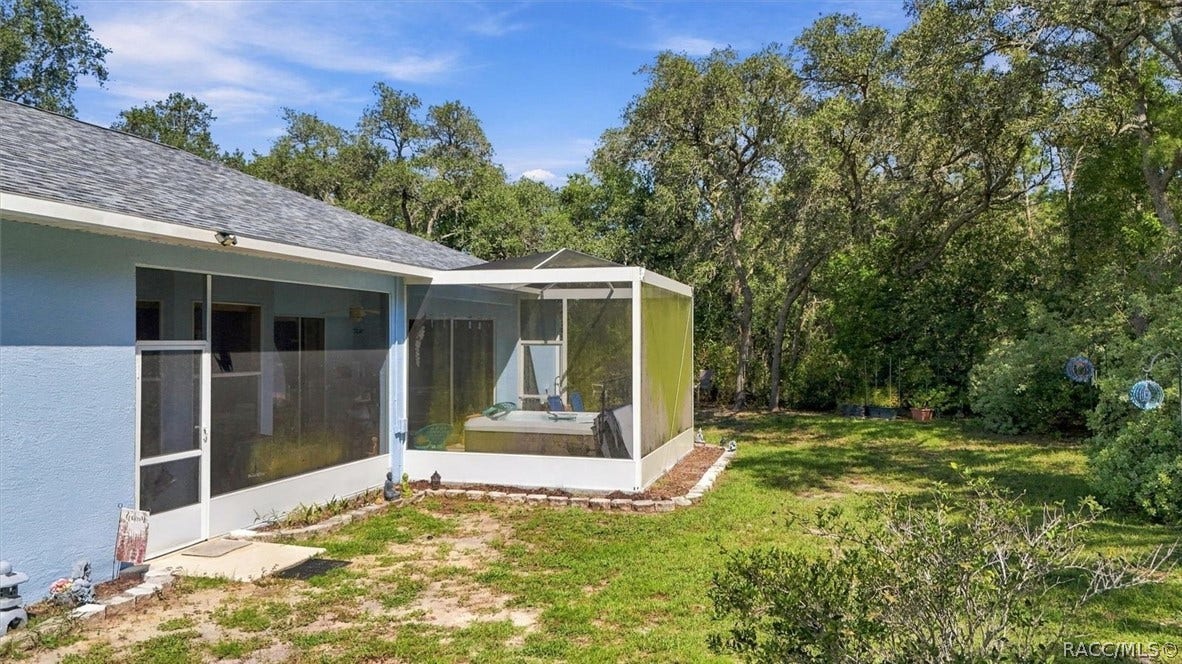 80 Oak Village Boulevard, Homosassa, FL 34446 Exterior back