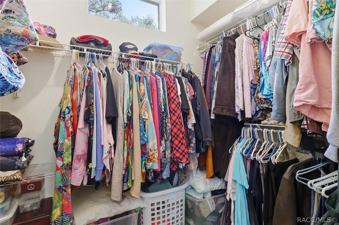 80 Oak Village Boulevard, Homosassa, FL 34446 Large walk-in closet with transom window!