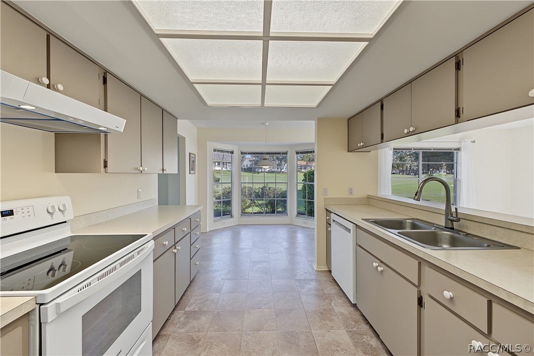 7103 Crown Oaks Drive, Spring Hill, FL 34606