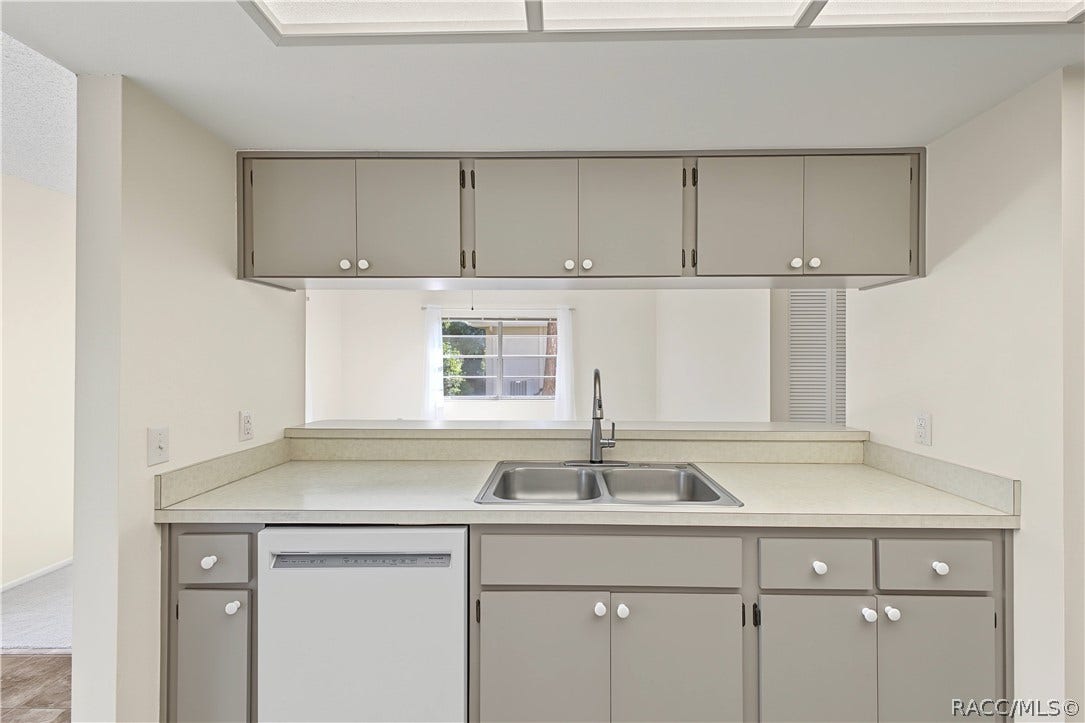 7103 Crown Oaks Drive, Spring Hill, FL 34606