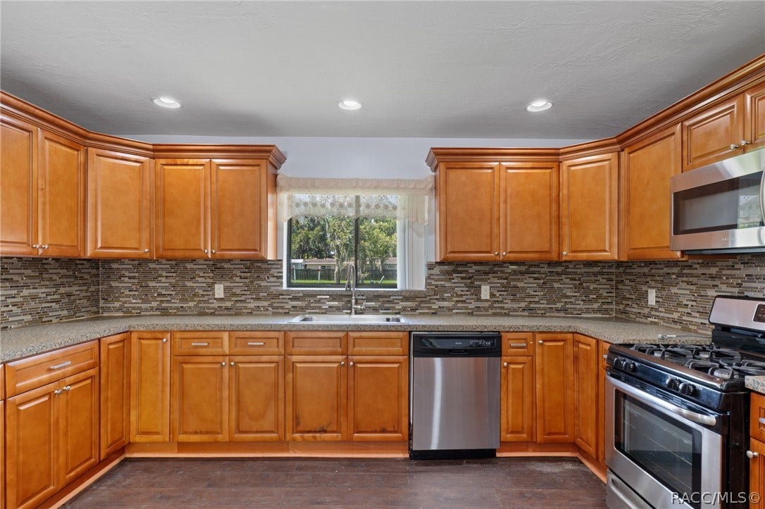 149 & 151 SE Paradise Point Road, Crystal River, FL 34429 149 & 151 SE Paradise Point Road, Crystal River, FL 34429