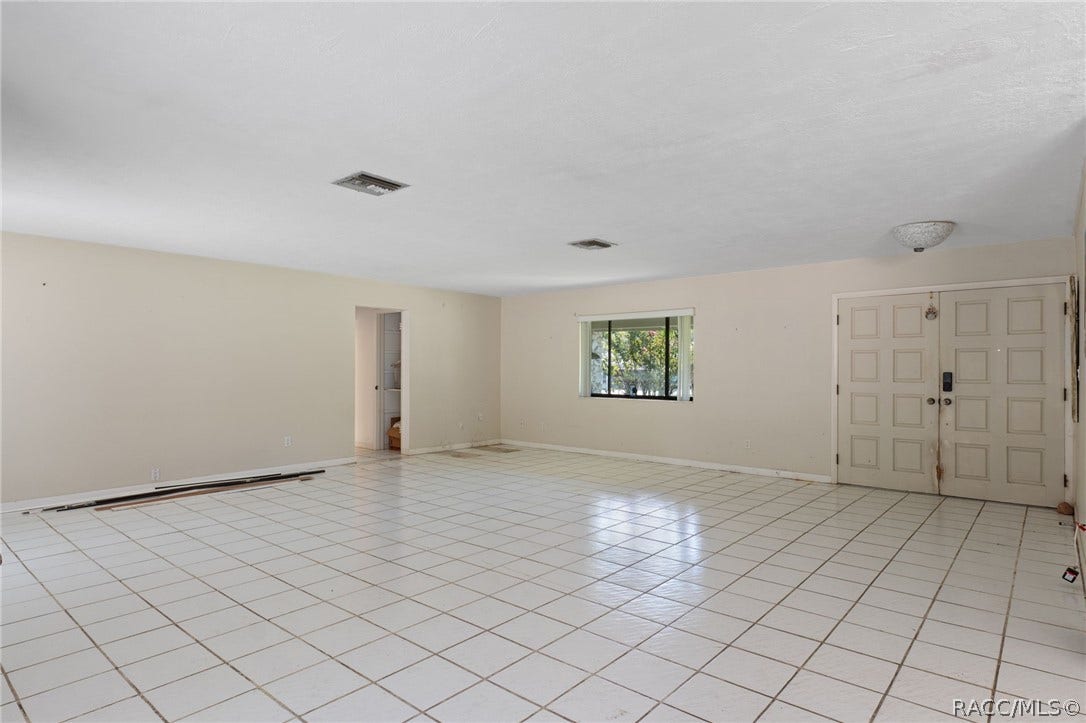 149 & 151 SE Paradise Point Road, Crystal River, FL 34429 149 & 151 SE Paradise Point Road, Crystal River, FL 34429