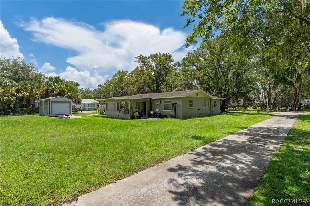 149 & 151 SE Paradise Point Road, Crystal River, FL 34429 149 & 151 SE Paradise Point Road, Crystal River, FL 34429