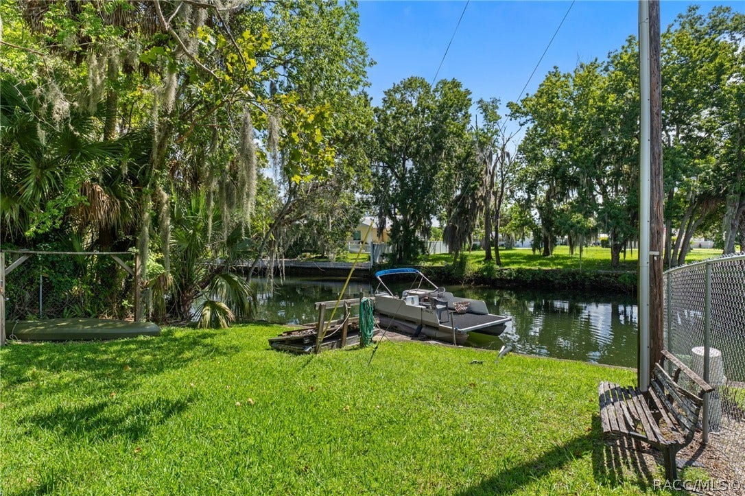 149 & 151 SE Paradise Point Road, Crystal River, FL 34429 149 & 151 SE Paradise Point Road, Crystal River, FL 34429