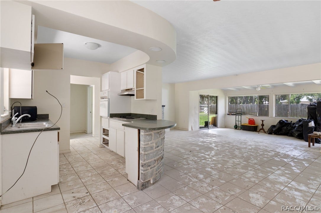 149 & 151 SE Paradise Point Road, Crystal River, FL 34429 149 & 151 SE Paradise Point Road, Crystal River, FL 34429