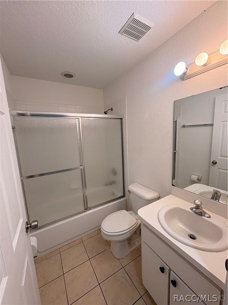 2012 Silverwood Street, Inverness, FL 34453 Guest Bathroom