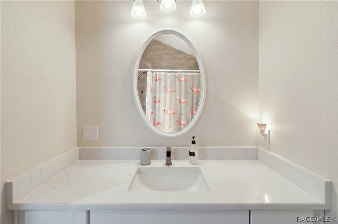 6230 W Glen Robbin Court, Crystal River, FL 34429 Guest Bathroom-