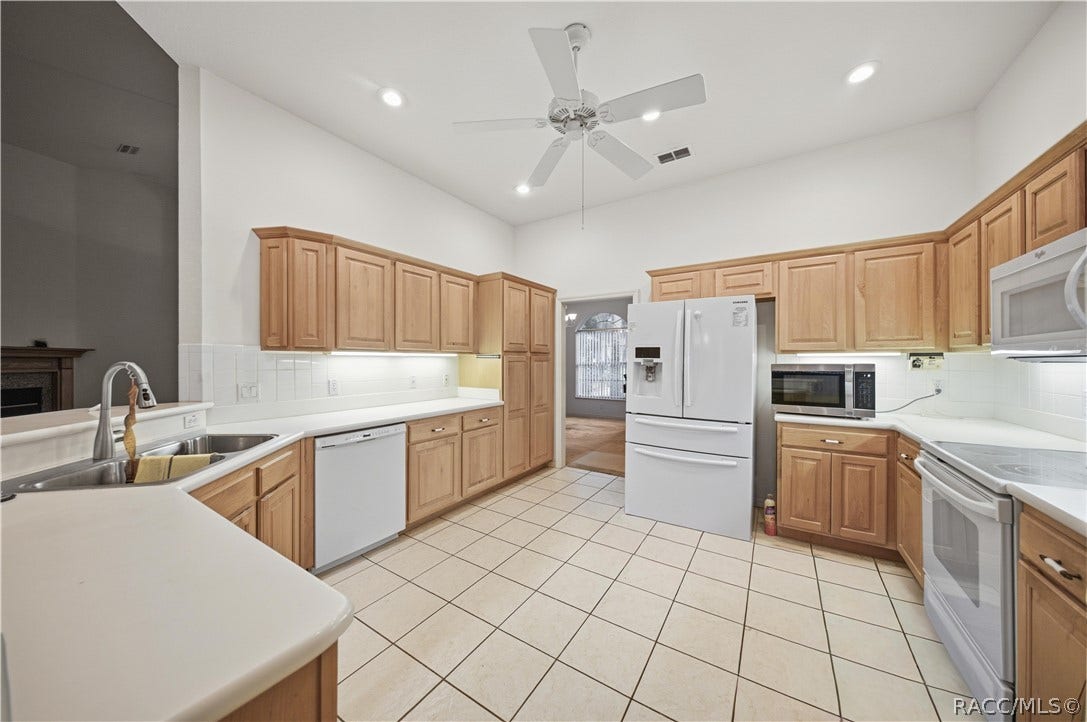 19044 SW 93rd Loop, Dunnellon, FL 34432 19044 SW 93rd Loop, Dunnellon, FL 34432