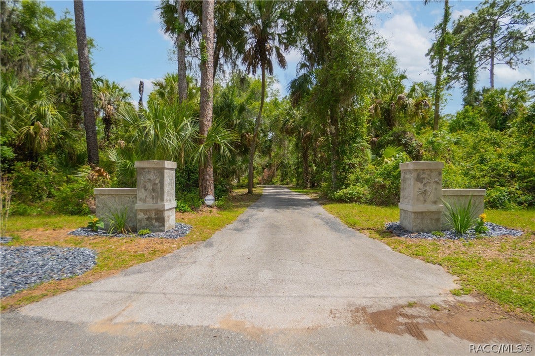 9782 W Woodhaven Lane, Crystal River, FL 34428 9782 W Woodhaven Lane, Crystal River, FL 34428