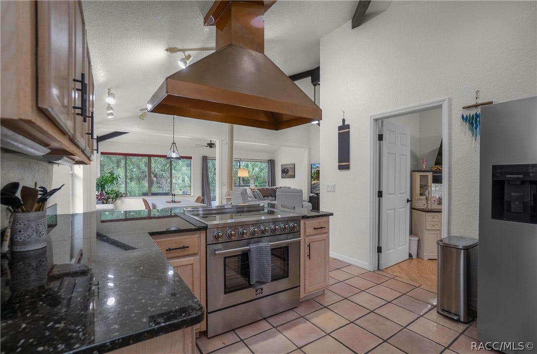 9782 W Woodhaven Lane, Crystal River, FL 34428 9782 W Woodhaven Lane, Crystal River, FL 34428