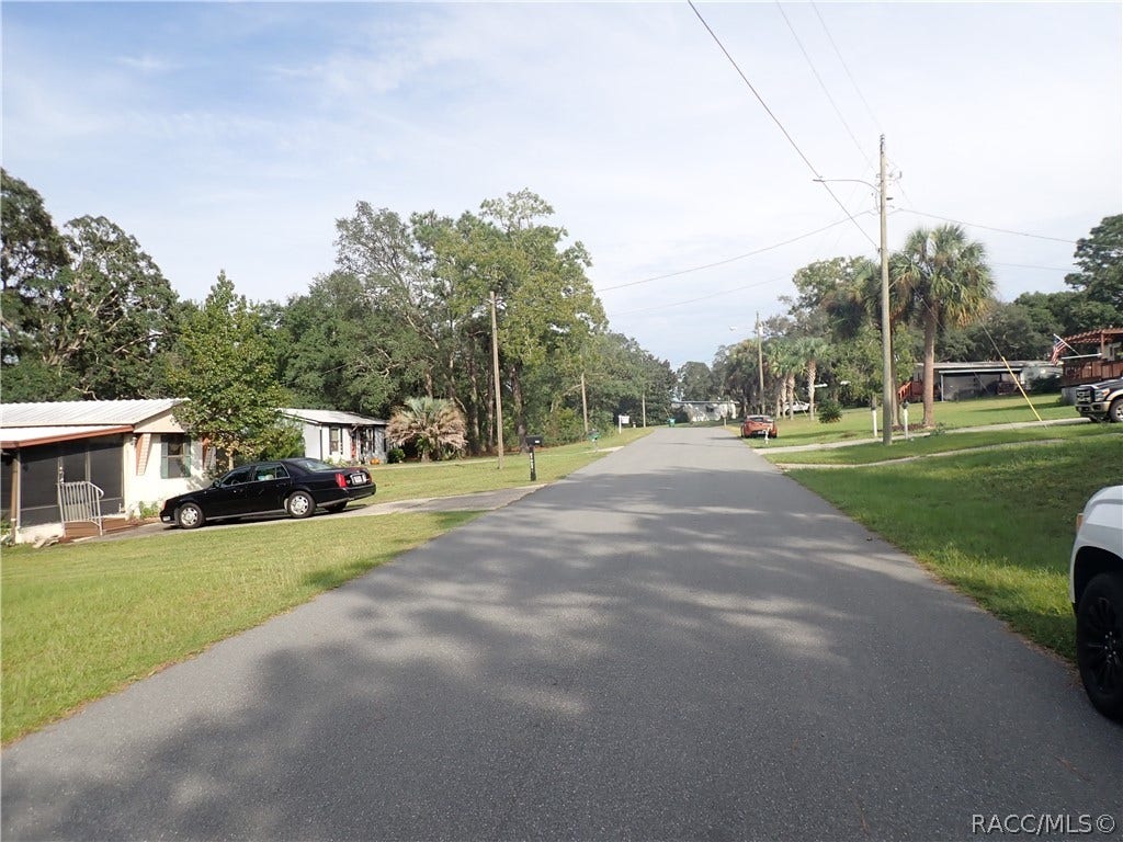 5270 W Shaker Place, Lecanto, FL 34461 5270 W Shaker Place, Lecanto, FL 34461