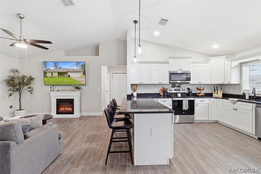 8275 N Creek Way, Citrus Springs, FL 34434 8275 N Creek Way, Citrus Springs, FL 34434