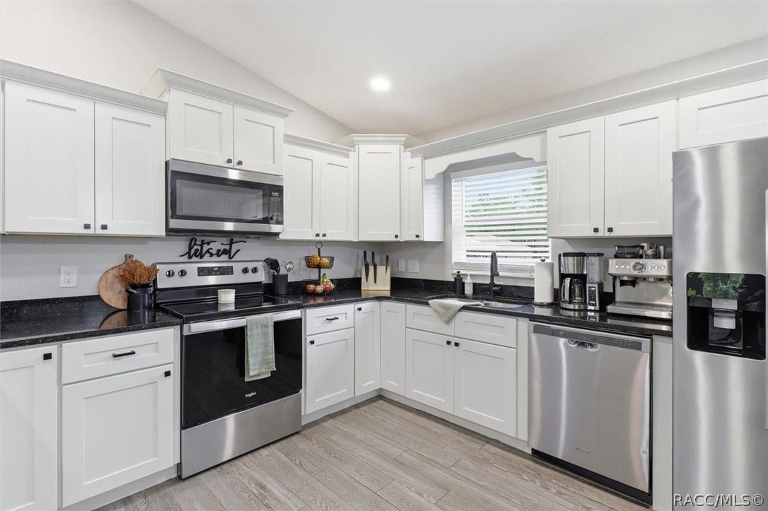 8275 N Creek Way, Citrus Springs, FL 34434 8275 N Creek Way, Citrus Springs, FL 34434