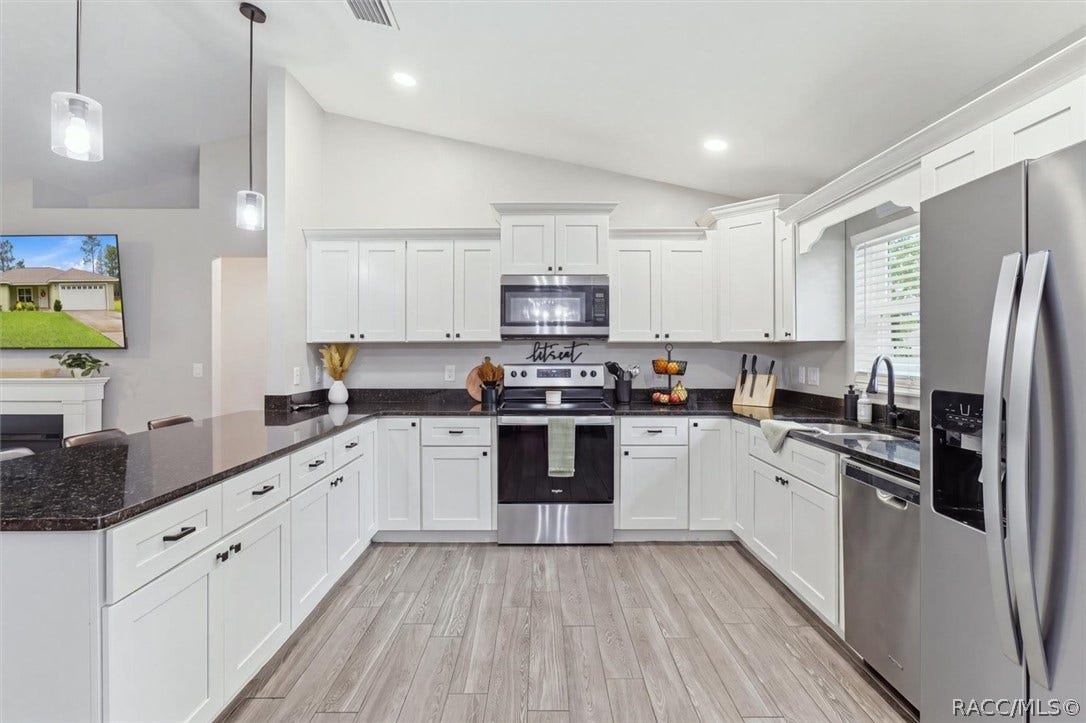 8275 N Creek Way, Citrus Springs, FL 34434 8275 N Creek Way, Citrus Springs, FL 34434