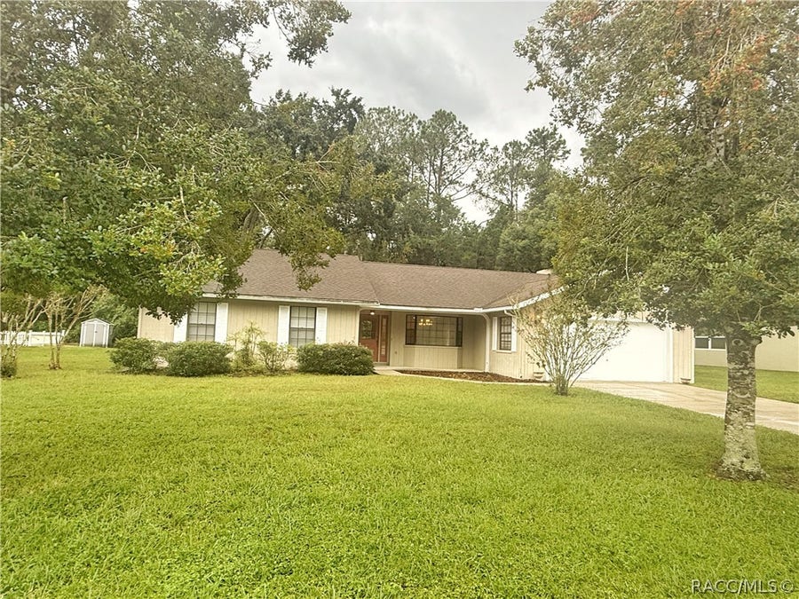 Property photo for 17 Sycamore Circle, Homosassa, FL