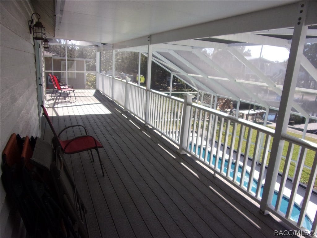 2574 N REGATTA Point, Crystal River, FL 34429 upstairs lanai