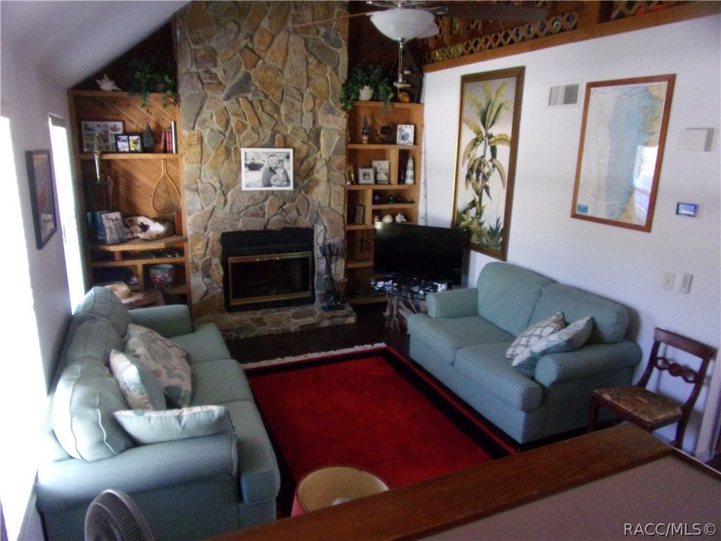 2574 N REGATTA Point, Crystal River, FL 34429 Living room