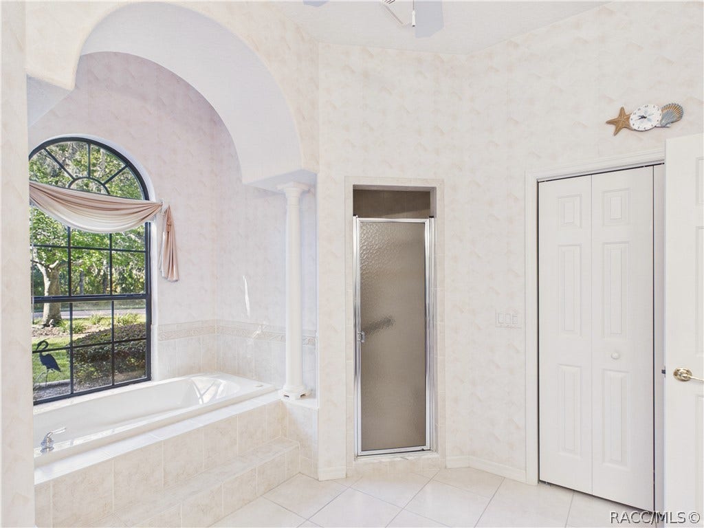 37 Livingstone Daisy Court, Homosassa, FL 34446 MASTER TUB