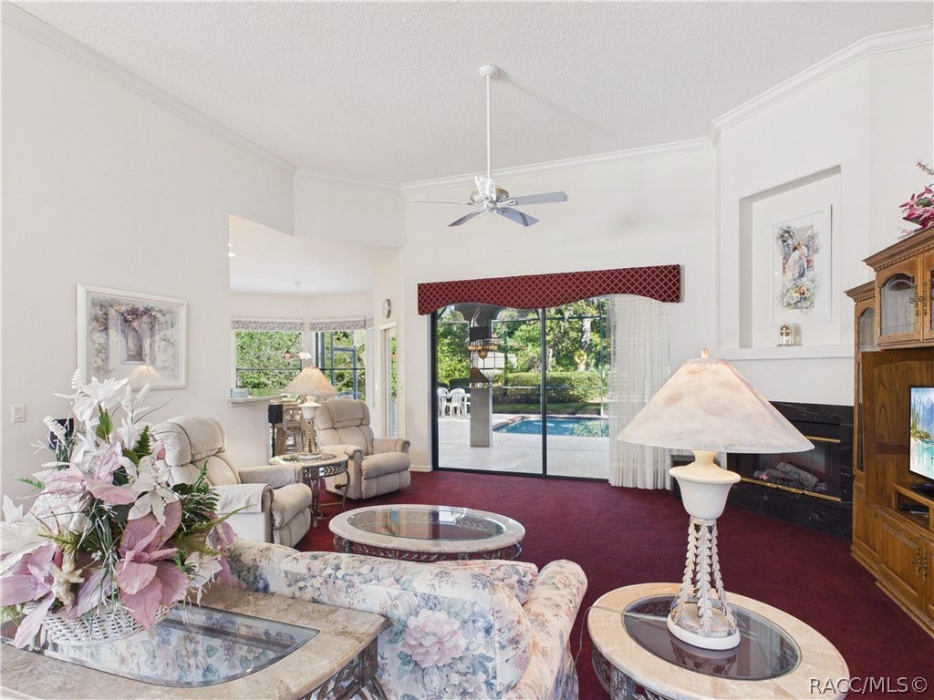 37 Livingstone Daisy Court, Homosassa, FL 34446 GREAT ROOM 1 VIEW FROM THE FOYER