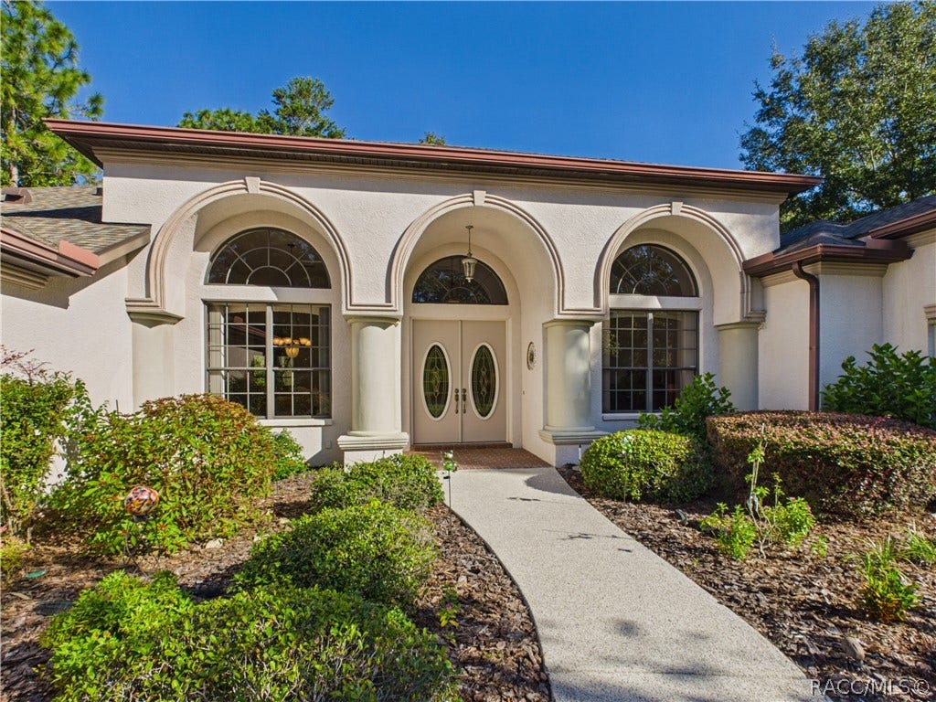 37 Livingstone Daisy Court, Homosassa, FL 34446 FRONT ENTRANCE