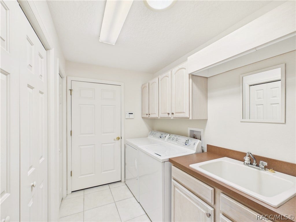 37 Livingstone Daisy Court, Homosassa, FL 34446 LAUNDRY ROOM