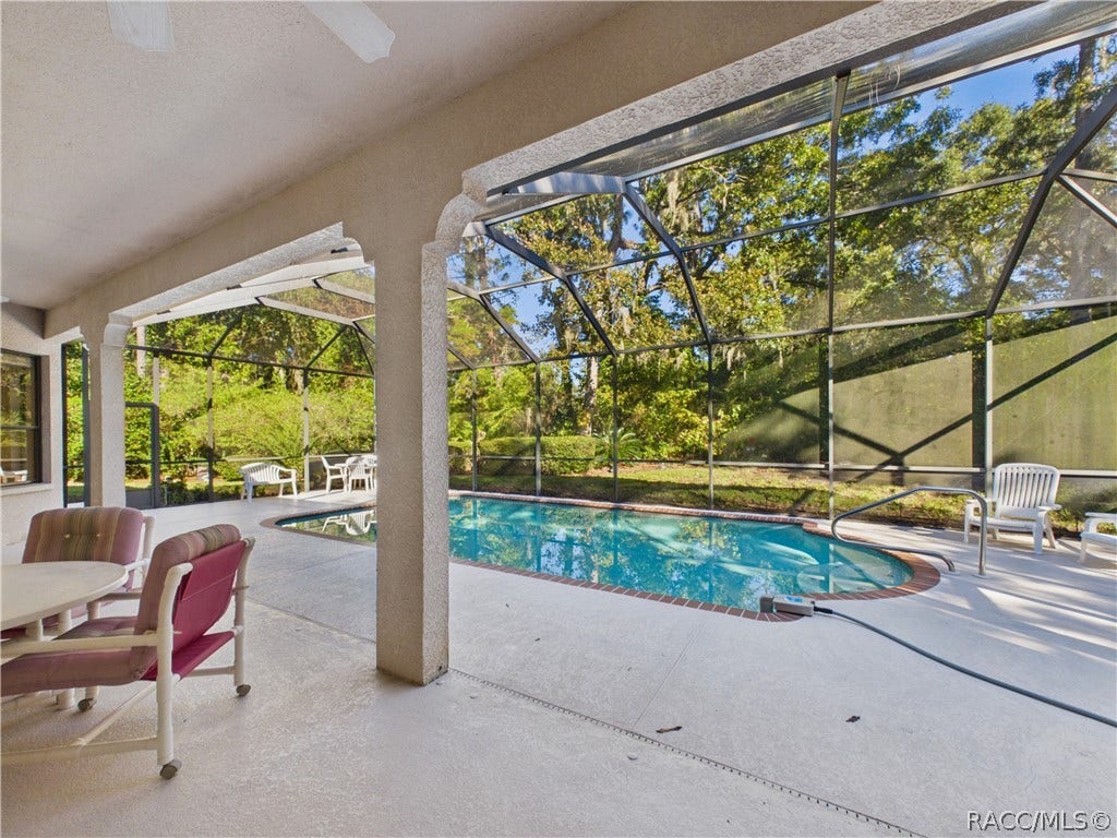 37 Livingstone Daisy Court, Homosassa, FL 34446 LANAI 4 WITH VIEW OVER THE POOL